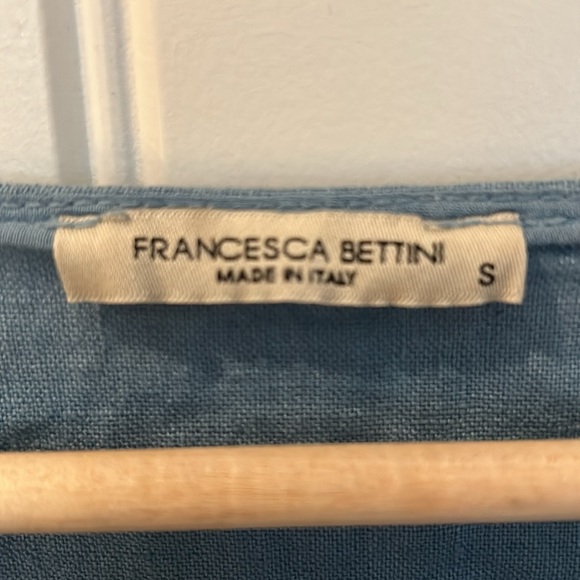 100% linen top. Beautiful shade of light blue. Size small - Picture 3 of 4